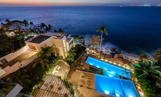 Conchas Chinas Condo | Sayan Tropical Beachfront