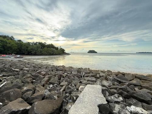 Kuching House | SB SUNSET KUCHING PASIR PANDAK BEACh
