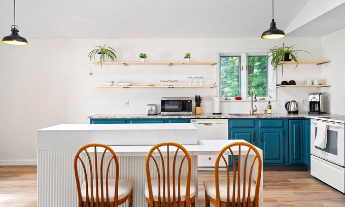 Scarborough Apartment | Scarborough Sanctuary-Cozy retreat close to all local attractions.