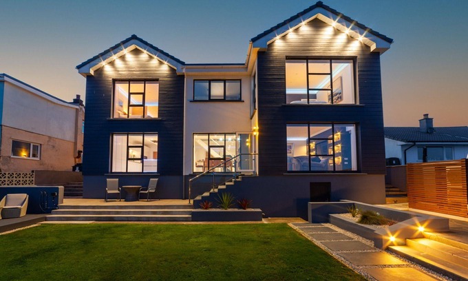 Castletown House | Scarlett View - a holiday cottage that sleeps 8 guests in 4 bedrooms