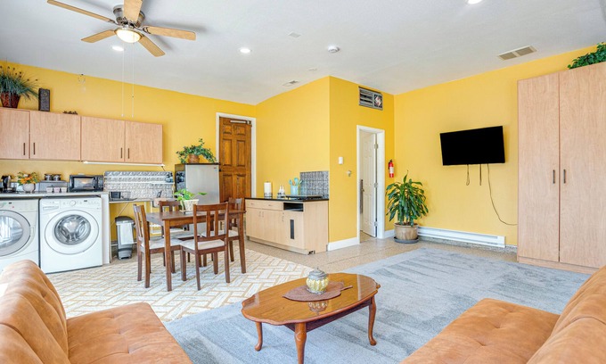 Aurora Apartment | Scenic Aurora Studio on 3 Acres: Easy 1-70 Access