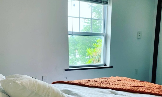 Harveys Lake House | Scenic cabin w/ lakeview & swim
