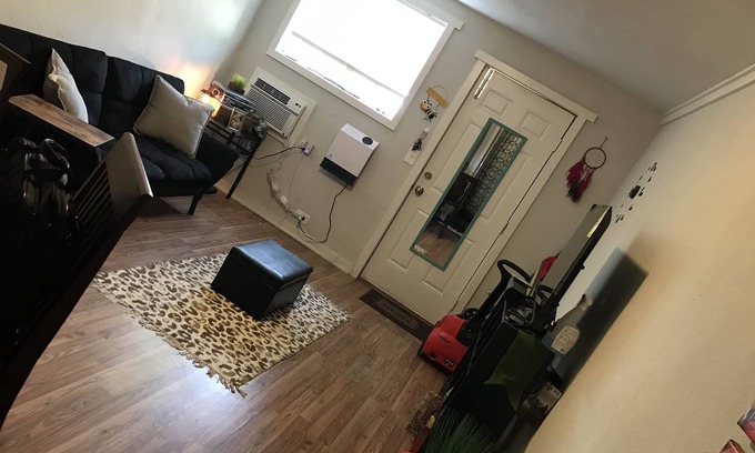 El Paso Boat Rental | Scenic drive bungalow