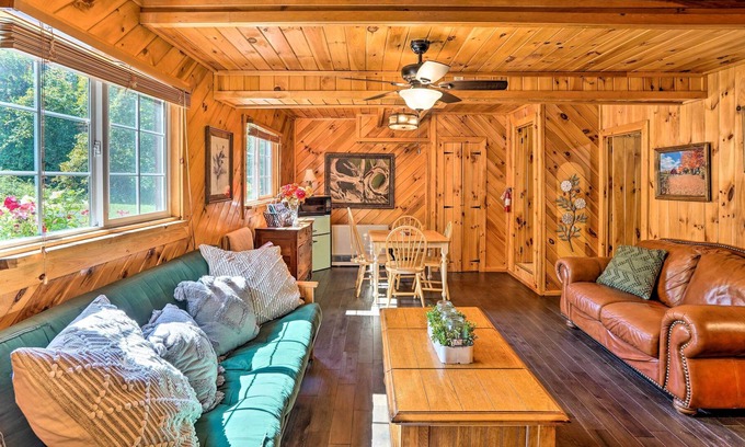 Durham Cabin | Scenic Durham Getaway < 8 Mi to Windham Mtn!