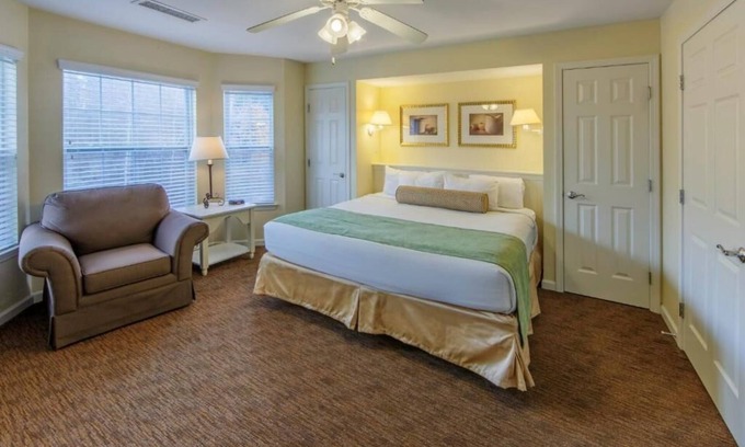South Lee House | Scenic Escape: Full Kitchen, Pools, Game Room & Outdoor Fun