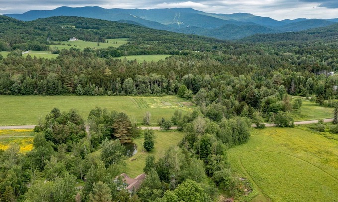Warren Ski Chalet | Scenic Getaway: Unique Large Home with Breathtaking Views of Sugarbush Resort
