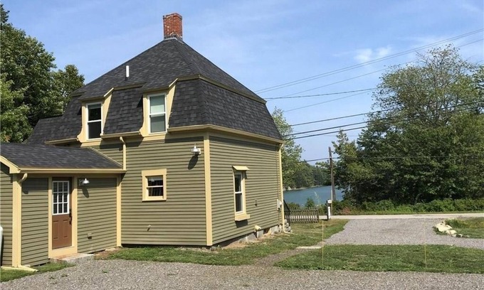 Tenants Harbor House | Scenic Midcoast Maine