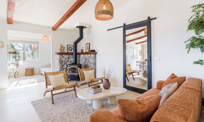 Morongo Valley House | Scenic Mountain View Desert Escape. Located between Palm Springs & Joshua Tree
