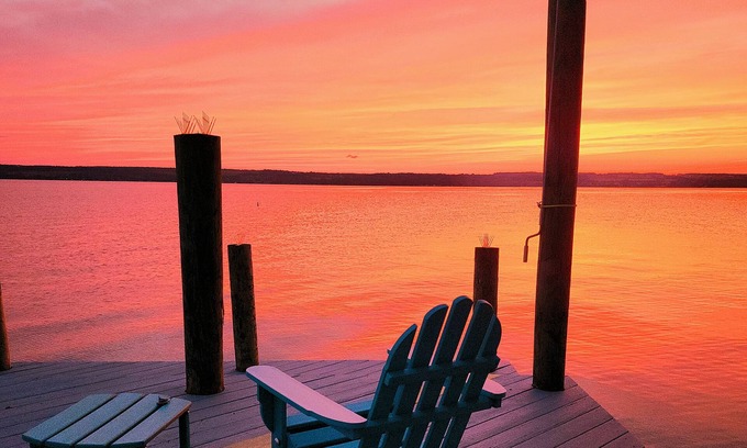 Town of Varick House | Scenic & Peaceful Seneca Lakefront Getaway – Stylish Space, Ideal for Two