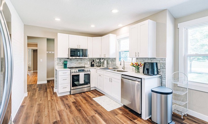 Richfield House | Scenic Pond View Getaway with Cozy 3-Season Porch