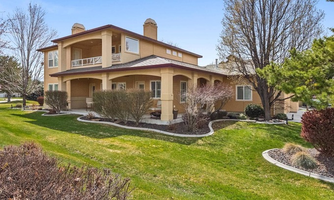 Southeast Boise House | Scenic Serenity in Immaculate Custom Home with Breathtaking Mountain Views | Community Pool & Gym!