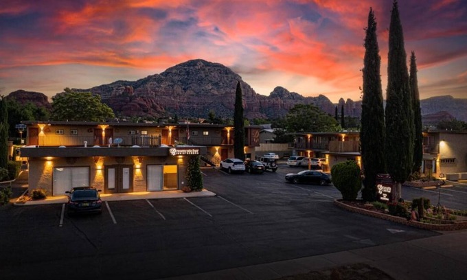 West Sedona Hotel | Scenic Two Queens to Relax near art & culture at West Sedona Hotel