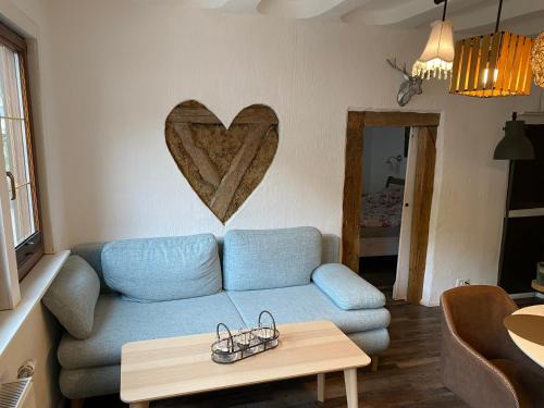 Mainz-Bingen Apartment | Schöne Ferienwohnung Burgruine Fachwerkhaus
