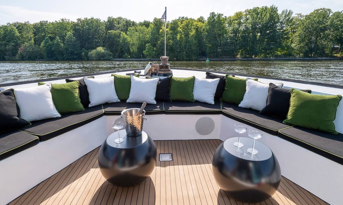 Rummelsburg Boat Rental | Schiff Grace