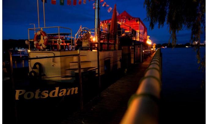 Berliner Vorstadt Boat Rental | Schiffspension Luise