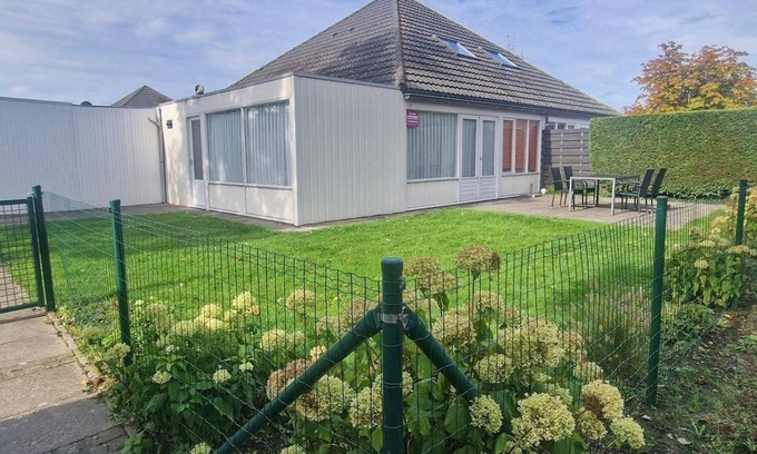 Breskens House | Schoneveld 157 of type Duinroos located at the Schoneveld holiday park is built as a 4 under a roof House and is very practical and cosy. The House is particularly suitable for 1 to 4 people.