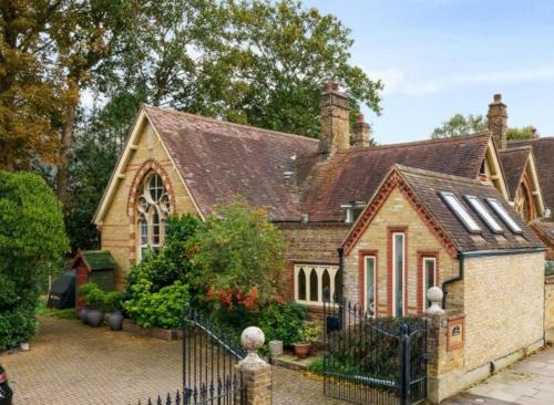 Plaistow and Sundridge House | School Cottage conversion