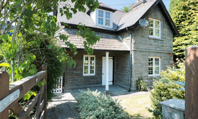 Builth Wells House | School House