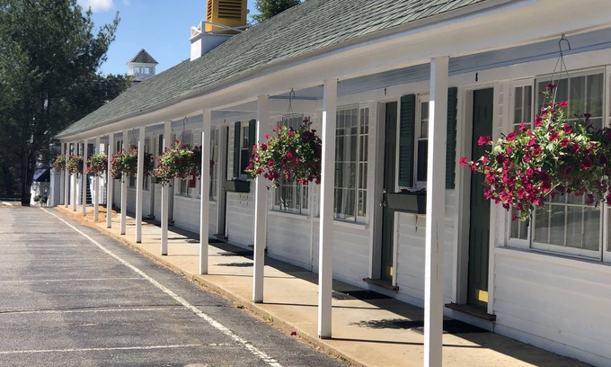 North Conway Hotel | School House Inn