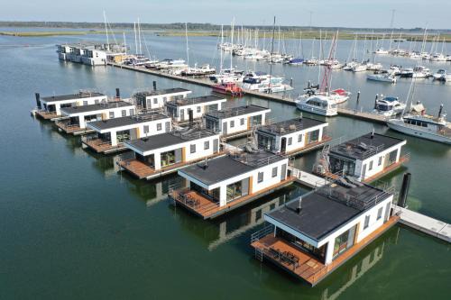 Kroeslin Resort | Schwimmende Häuser im BALTIC SEA RESORT