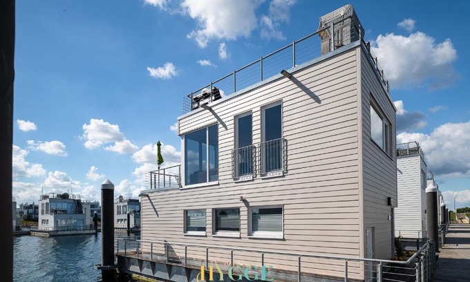 Olpenitz Boat Rental | Schwimmendes Haus Hygge Olpenitz