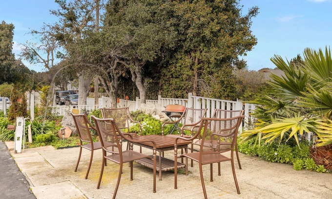 North Fremont Street Hotel | Scottish Fairway Inn
