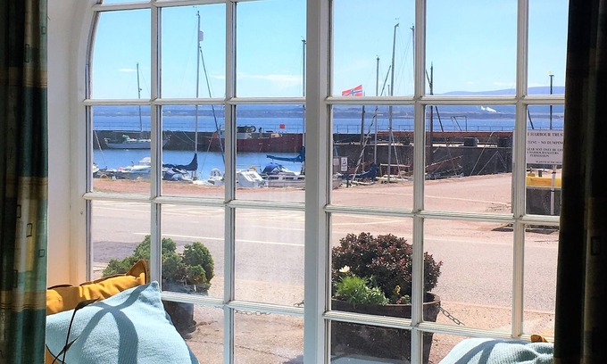 Avoch Apartment | Scottish Highlands Harbourside apartment
