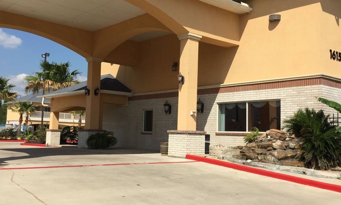 Barker Hotel | Scottish Inn & Suites