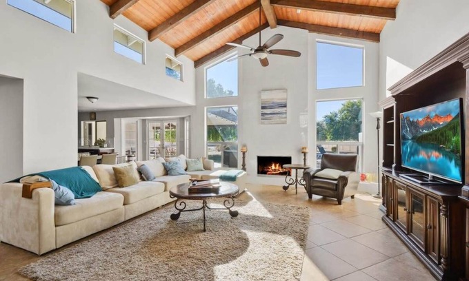 Central Scottsdale Villa | Scottsdale LuxVilla -7 BR!- Mins to TPC and Casino