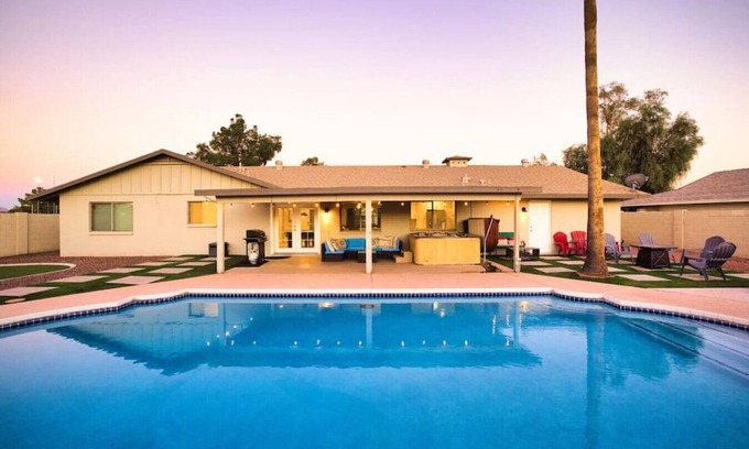 Village Grove House | Scottsdale Palms | Pool+Spa+Putting+Fire Pit+MORE!