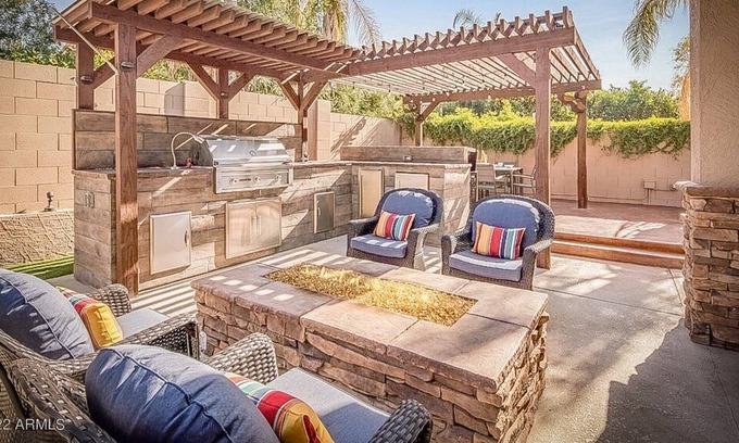 La Paz At Desert Springs House | Scottsdale Retreat! Pool, hot tub, pool table, basketball, sleeps 12!