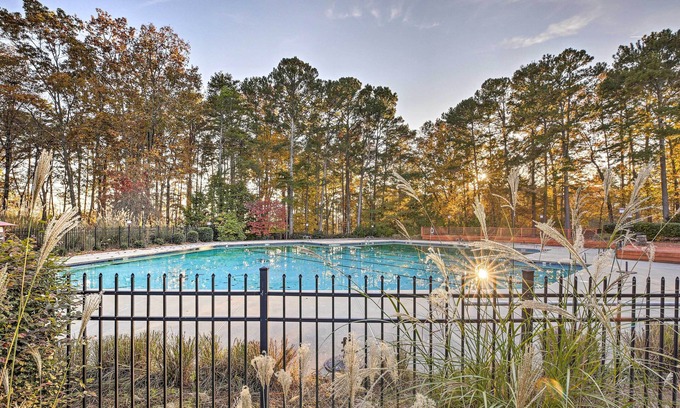 Waleska House | Screened Deck & Lake Access: Lovely Waleska Haven