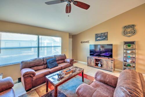 Highland Apartment | Screened Porch and Pool Access Cozy Sebring Condo