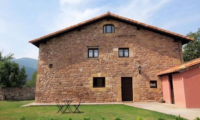 Villar Cottage | Self catering The Deer House for 10 people
