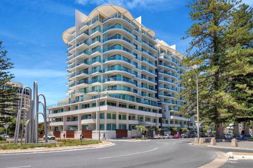 Glenelg Apartment | Sea and Park Deluxe Glenelg