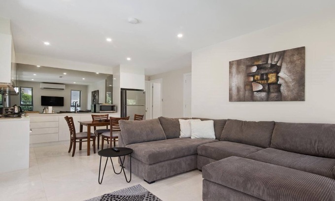 Copacabana Apartment | SEA BREEZE | Accom Holidays