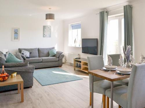 Blyth House | Sea Breeze