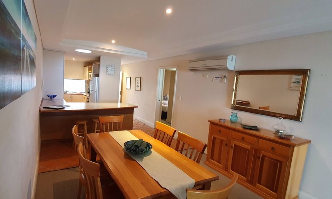 Scarborough Apartment | Sea Breeze Luxury Holiday Apartment Accommodation