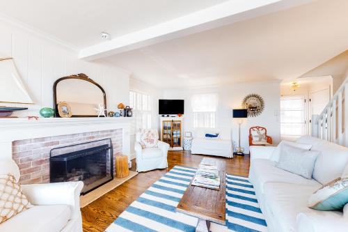 Nelscott House | Sea Cliff Cottage