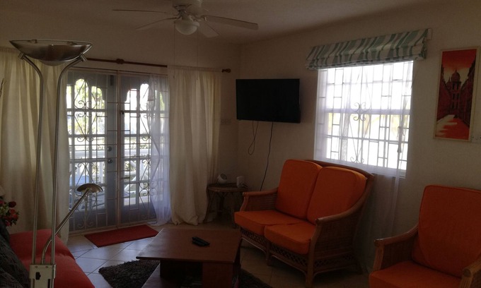 Enterprise Villa | Sea Coast Villas. Large ground floor villa near Freight Bay popular with surfers
