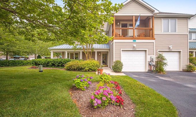 Bethany Beach House | Sea Colony Tennis townhouse with screened porch basketball, pool, & gym