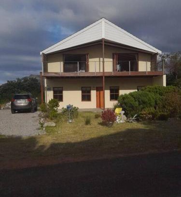 Betty's Bay House | Sea Cottage Agapanthus