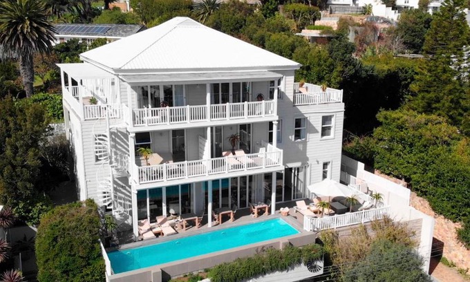 Camps Bay Hotel | Sea Five Boutique Hotel