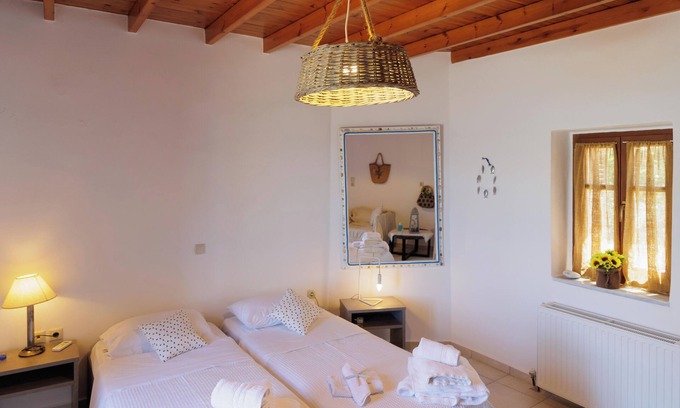 Neon Oitylo House | Sea front Maisonette for 8 in Neo Itilo