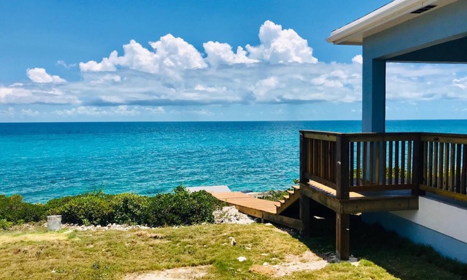 Rainbow Bay Cottage | Sea Grapes - Amazing Ocean Views plus a Pool