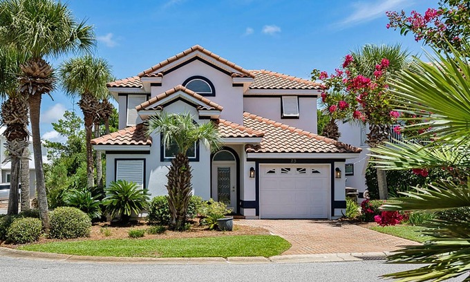 Emerald Waters Village House | Sea La Vie in Miramar Beach A | Community Pool & Beach Access + 2 Included Bikes