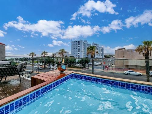 Three Anchor Bay Apartment | Sea La Vie + Inverter+Parking