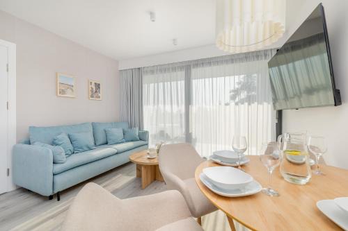 Uniescie Apartment | Sea&Lake Luxurious Apartments with Parking by Noclegi Renters