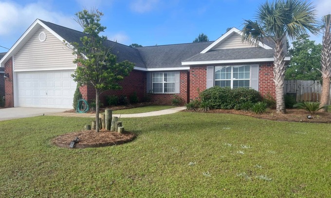 Navarre House | Sea Largo, 🏖 Work, Play & Relax! 4BR Beach Home w/Fenced Yard + Games