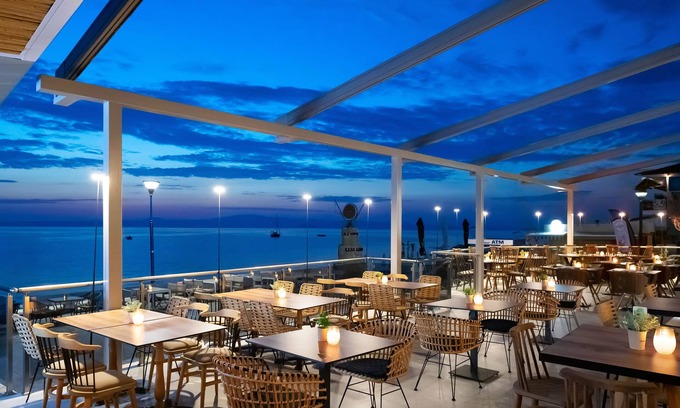 Polichrono Hotel | Sea Level Hotel